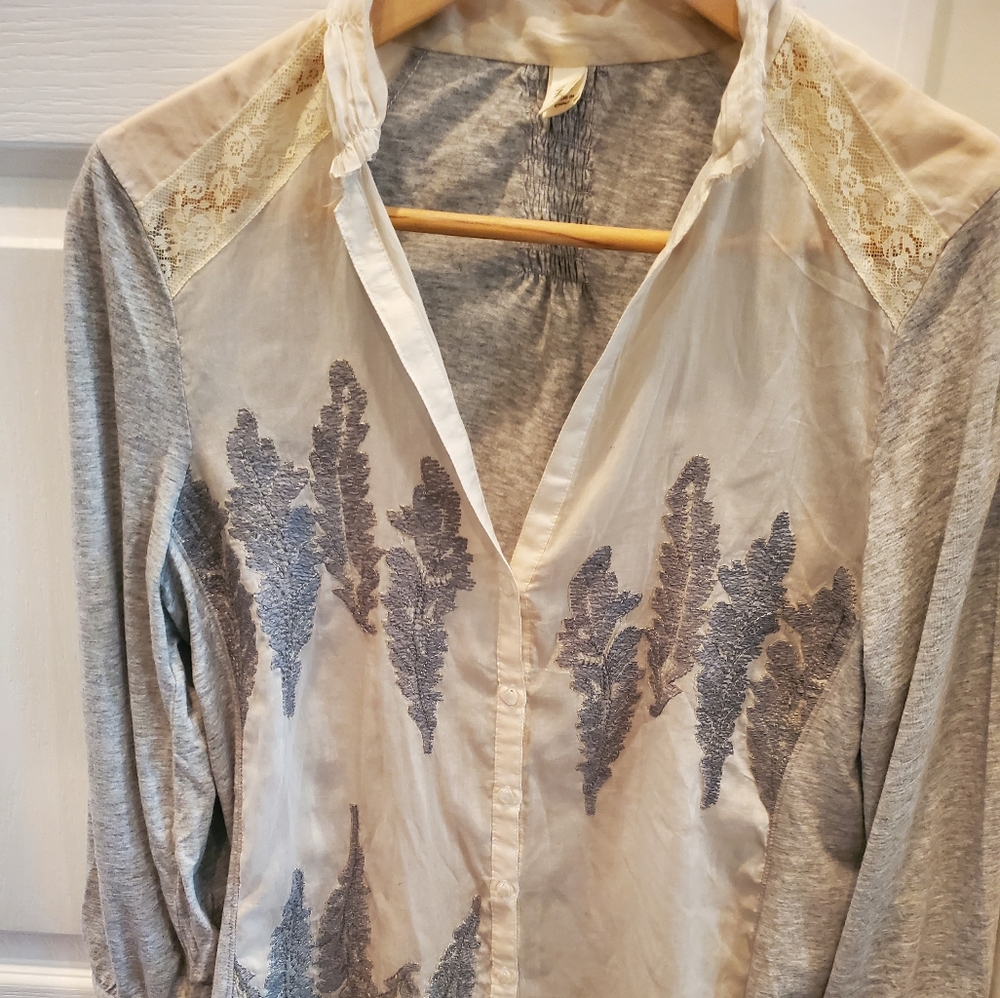Unique detailed shirt from anthropologie